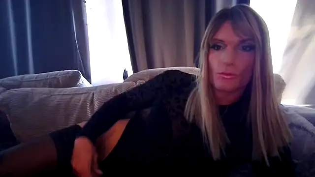 SissyJessy91 online show from January 18, 2026, 1:36 pm