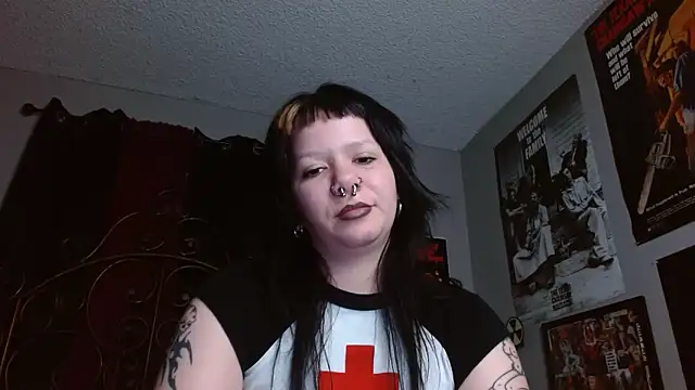 Snapshot of Bettieee_Agura chatting on May 19, 2026, 1:32 am Bettieee Agura online show from May 19, 2026, 1:32 am