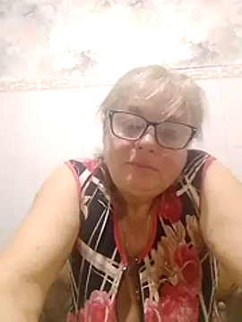 Snapshot of LinaLight88 chatting on February 14, 2026, 9:48 pm LinaLight88 online show from February 14, 2026, 9:48 pm