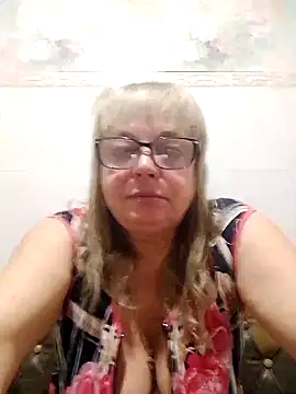 Snapshot of LinaLight88 chatting on February 20, 2026, 8:22 pm LinaLight88 online show from February 20, 2026, 8:22 pm