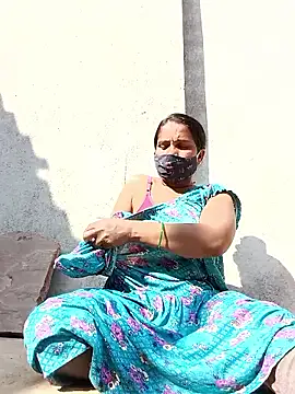 Snapshot of Shreya_pandit chatting on January 15, 2026, 8:40 am Shreya pandit online show from January 15, 2026, 8:40 am