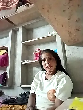 Snapshot of Shreya_pandit chatting on February 12, 2026, 12:27 pm Shreya pandit online show from February 12, 2026, 12:27 pm