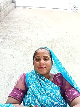 Snapshot of Shreya_pandit chatting on February 2, 2026, 10:36 am Shreya pandit online show from February 2, 2026, 10:36 am