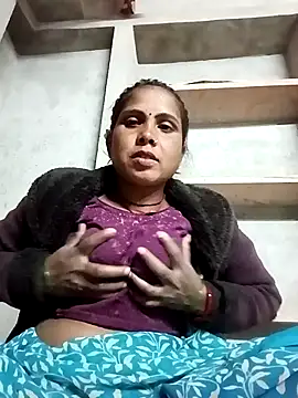 Snapshot of Shreya_pandit chatting on February 6, 2026, 12:34 pm Shreya pandit online show from February 6, 2026, 12:34 pm