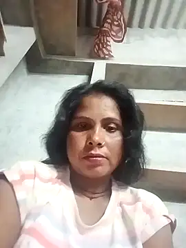 Snapshot of Shreya_pandit chatting on February 14, 2026, 12:44 am Shreya pandit online show from February 14, 2026, 12:44 am