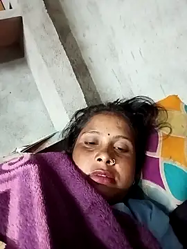 Snapshot of Shreya_pandit chatting on February 4, 2026, 11:44 pm Shreya pandit online show from February 4, 2026, 11:44 pm