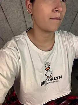 Val12777 online show from April 4, 2026, 12:01 pm