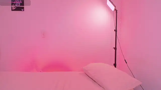 Snapshot of CharlottegrayX chatting on February 15, 2026, 7:51 am CharlottegrayX online show from February 15, 2026, 7:51 am