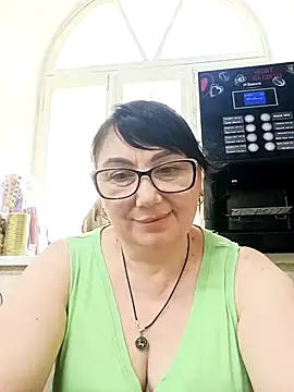 Snapshot of MariSwan222 chatting on July 18, 2026, 11:41 am MariSwan222 online show from July 18, 2026, 11:41 am