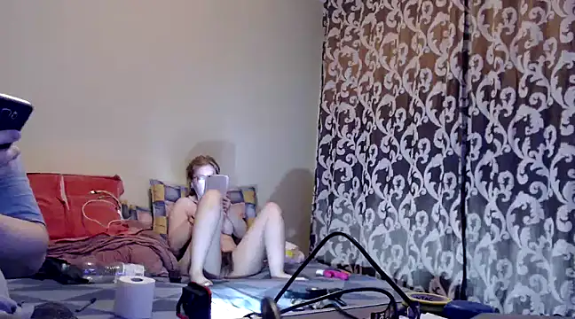 yunis32 online show from February 26, 2025, 8:58 pm