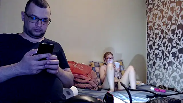 yunis32 online show from February 25, 2025, 7:27 pm