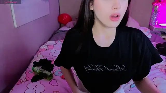 Holly  Bush online show from February 22, 2026, 3:24 pm