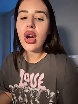 Snapshot of Lira_Fayeee chatting on June 6, 2026, 6:46 pm Lira Fayeee online show from June 6, 2026, 6:46 pm