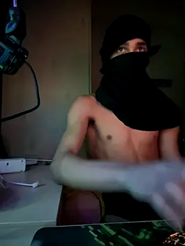 Snapshot of bflames chatting on December 20, 2025, 12:13 am bflames online show from December 20, 2025, 12:13 am