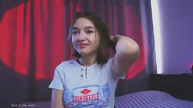 Leyla crsh online show from April 3, 2026, 5:03 am