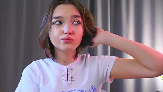 Leyla crsh online show from March 6, 2026, 5:35 am