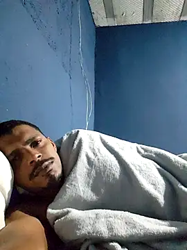 marreta240675 online show from April 13, 2026, 11:53 pm