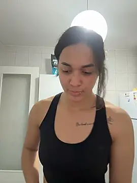 Snapshot of MiaMorenoo chatting on February 17, 2026, 5:21 pm MiaMorenoo online show from February 17, 2026, 5:21 pm