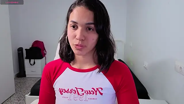 Snapshot of MiaMorenoo chatting on January 31, 2026, 7:56 pm MiaMorenoo online show from January 31, 2026, 7:56 pm