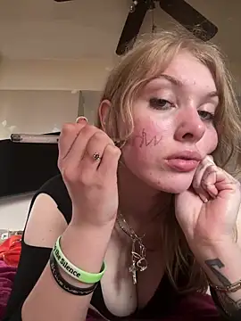 Barbieplaytine online show from December 18, 2025, 5:50 pm