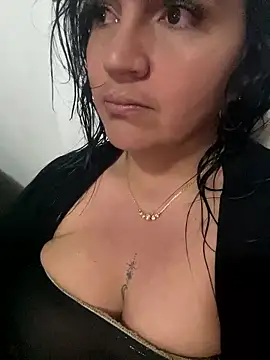 Snapshot of sophie-honey chatting on January 12, 2026, 11:09 pm sophie-honey online show from January 12, 2026, 11:09 pm