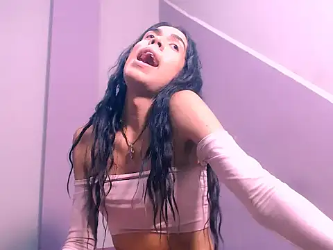 paradise danielita  online show from December 20, 2025, 7:39 pm