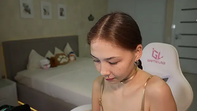 luna young online show from March 15, 2026, 6:15 pm