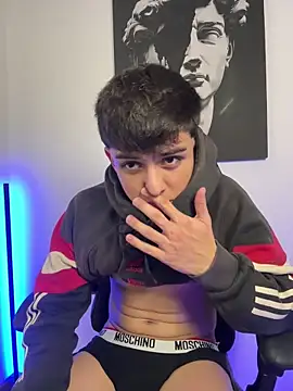 lian fooxx online show from May 14, 2026, 6:54 am