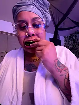 Snapshot of Melody39 chatting on January 6, 2026, 4:16 am Melody39 online show from January 6, 2026, 4:16 am