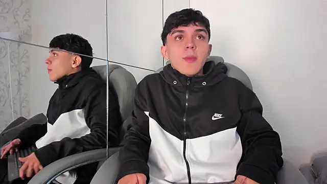  TaylorBlack online show from April 8, 2026, 11:33 am