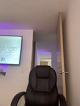 Camila sanchez25 online show from April 10, 2026, 9:11 pm