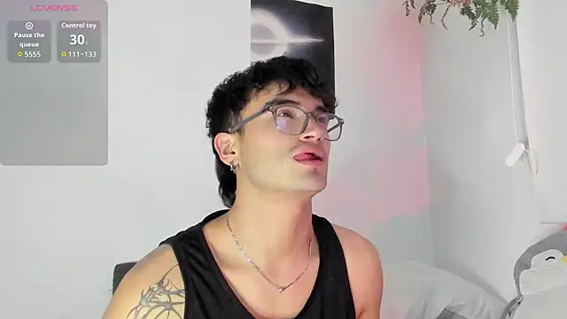 charlie dicker online show from December 19, 2025, 11:40 pm