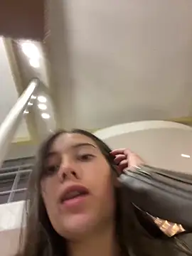 Snapshot of vanesita_ chatting on February 9, 2026, 12:19 am vanesita online show from February 9, 2026, 12:19 am