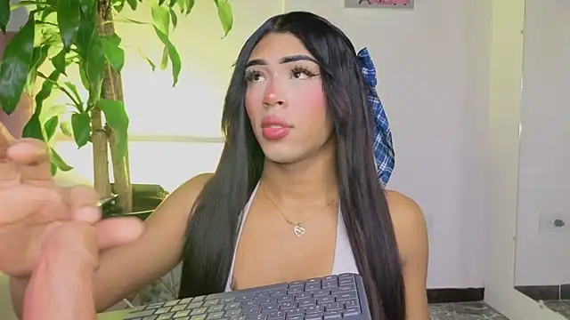 Im Perlaa  online show from January 8, 2026, 8:15 pm