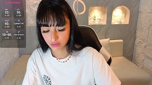 Tifany Tx online show from December 17, 2025, 12:21 pm