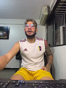 thedragonboyxxx online show from March 26, 2026, 4:33 am