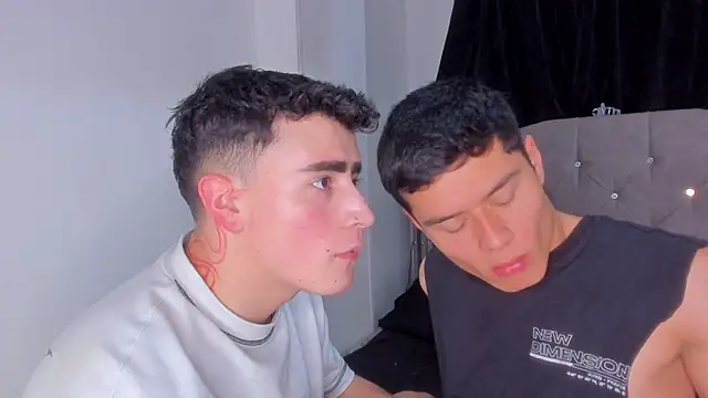 Snapshot of naughtysalomon__ chatting on December 21, 2025, 11:27 pm naughtysalomon online show from December 21, 2025, 11:27 pm