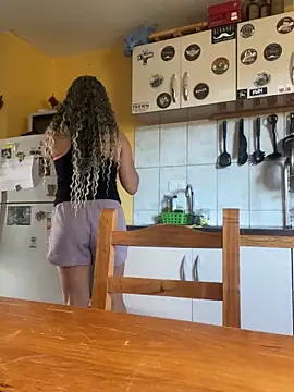 Snapshot of Rachelfrozono chatting on December 21, 2025, 3:03 pm Rachelfrozono online show from December 21, 2025, 3:03 pm