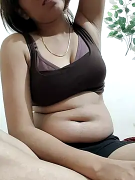 mayrakhan11 online show from February 20, 2026, 5:48 pm