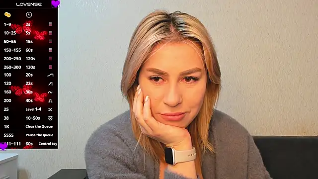 Roxi Joy online show from February 19, 2026, 1:08 pm