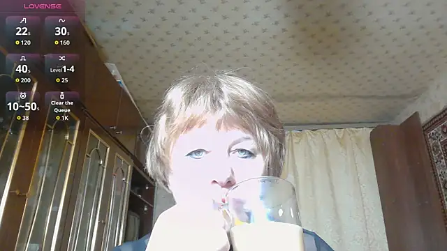 Snapshot of Casey_peach chatting on February 10, 2026, 4:33 am Casey peach online show from February 10, 2026, 4:33 am