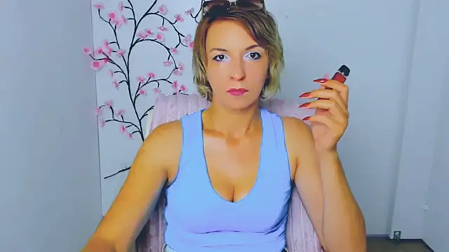 Snapshot of Lana_Foxyy chatting on July 17, 2026, 5:48 am Lana Foxyy online show from July 17, 2026, 5:48 am