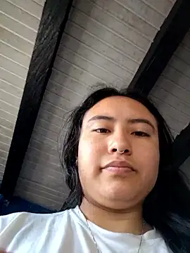 Venuz Rivers  online show from February 4, 2026, 1:17 pm