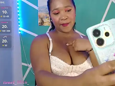 Snapshot of sweet-liliith chatting on March 6, 2026, 2:12 pm sweet-liliith online show from March 6, 2026, 2:12 pm