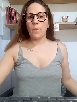 SofiEsteves online show from February 28, 2026, 12:27 pm