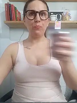 SofiEsteves online show from March 31, 2026, 1:13 pm