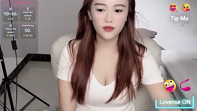 Amireux-8 online show from July 11, 2026, 3:51 am