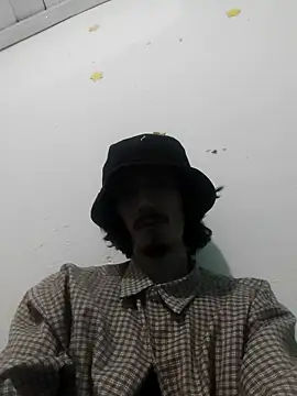 sk8-boy online show from January 18, 2026, 4:16 am