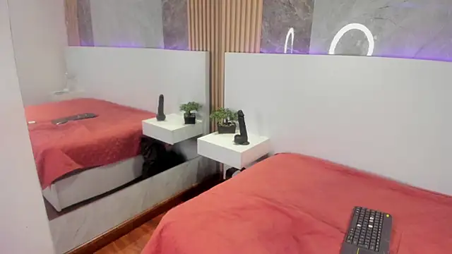 PamelaRed  online show from February 11, 2026, 7:36 pm