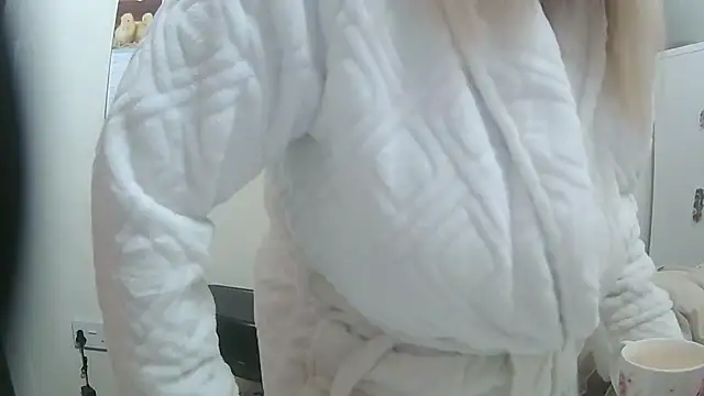 theblondecocklover online show from March 10, 2026, 5:00 am